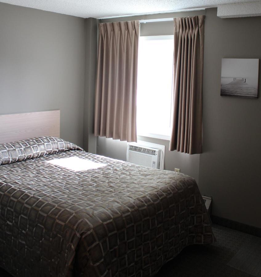 Arbour Ridge Inn & Suites Kindersley Exterior photo
