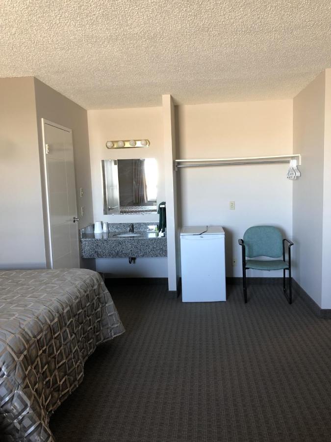 Arbour Ridge Inn & Suites Kindersley Exterior photo