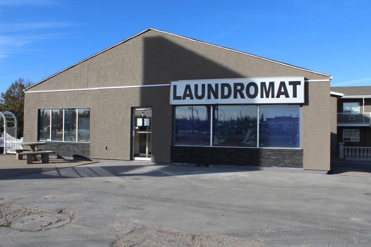 Arbour Ridge Inn & Suites Kindersley Exterior photo