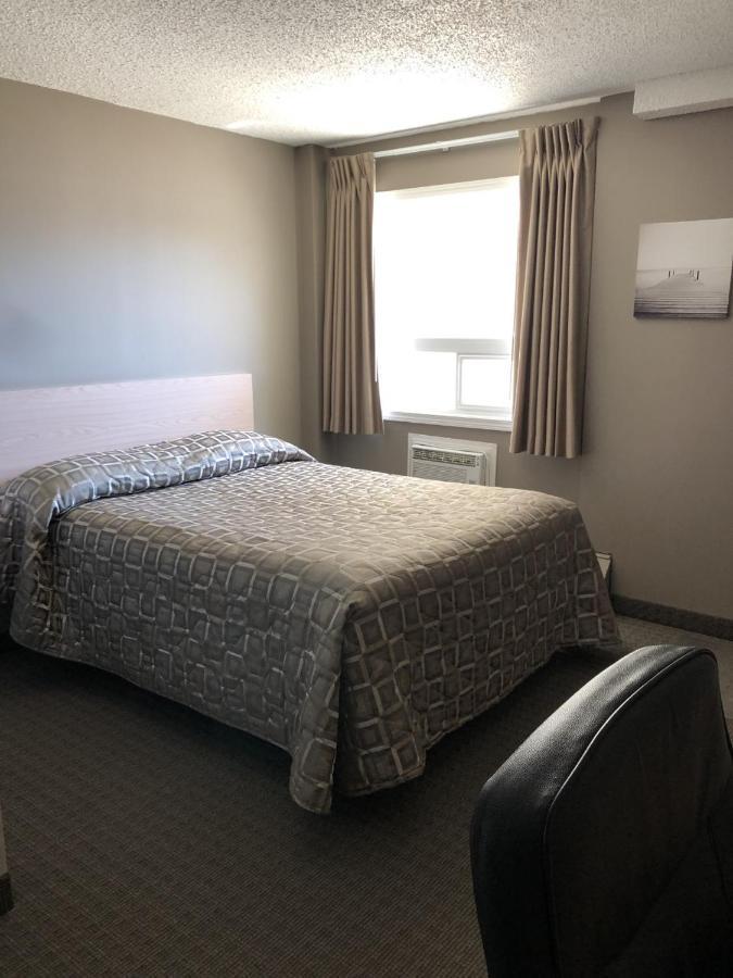 Arbour Ridge Inn & Suites Kindersley Exterior photo